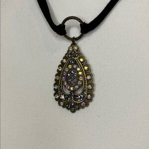 Elegant Black and Silver Pendant Necklace